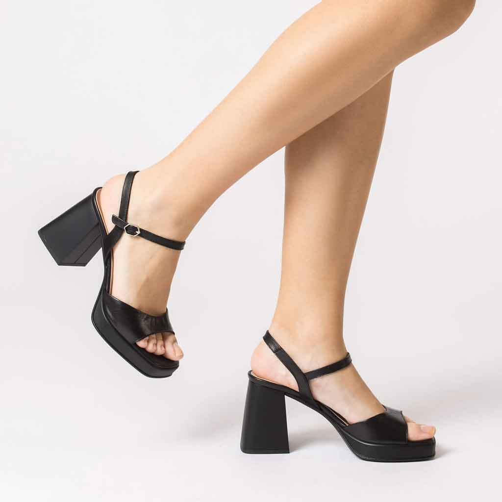 Wonders Beatle High Heel - Black