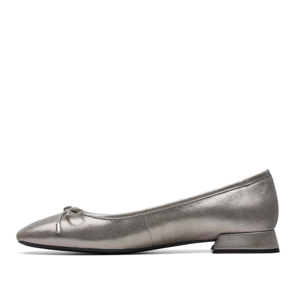 Clarks Ubree15 Step Flat - Metallic - Sole Food