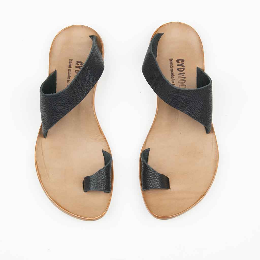 Cydwoq Thong Sandal - Black - Sole Food