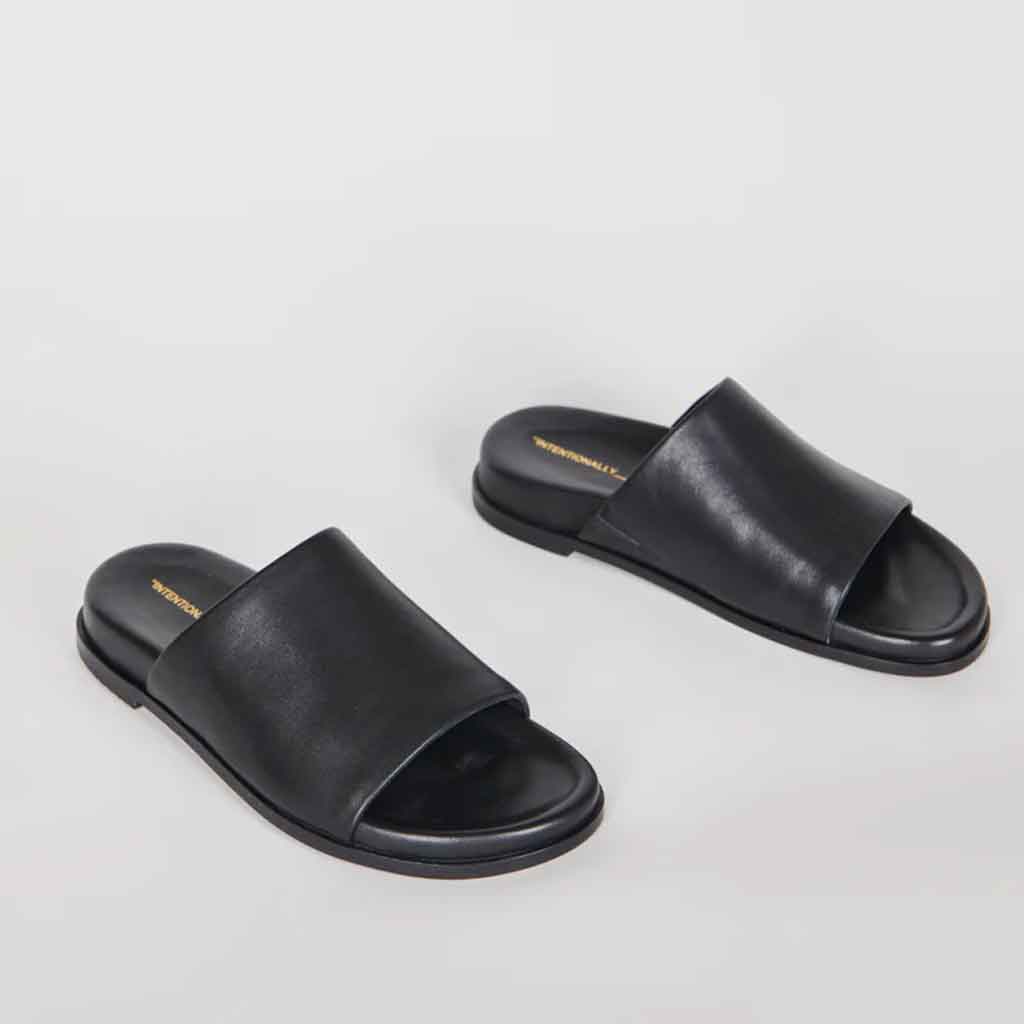 Intentionally _____ Pippy Slide - Black - Sole Food