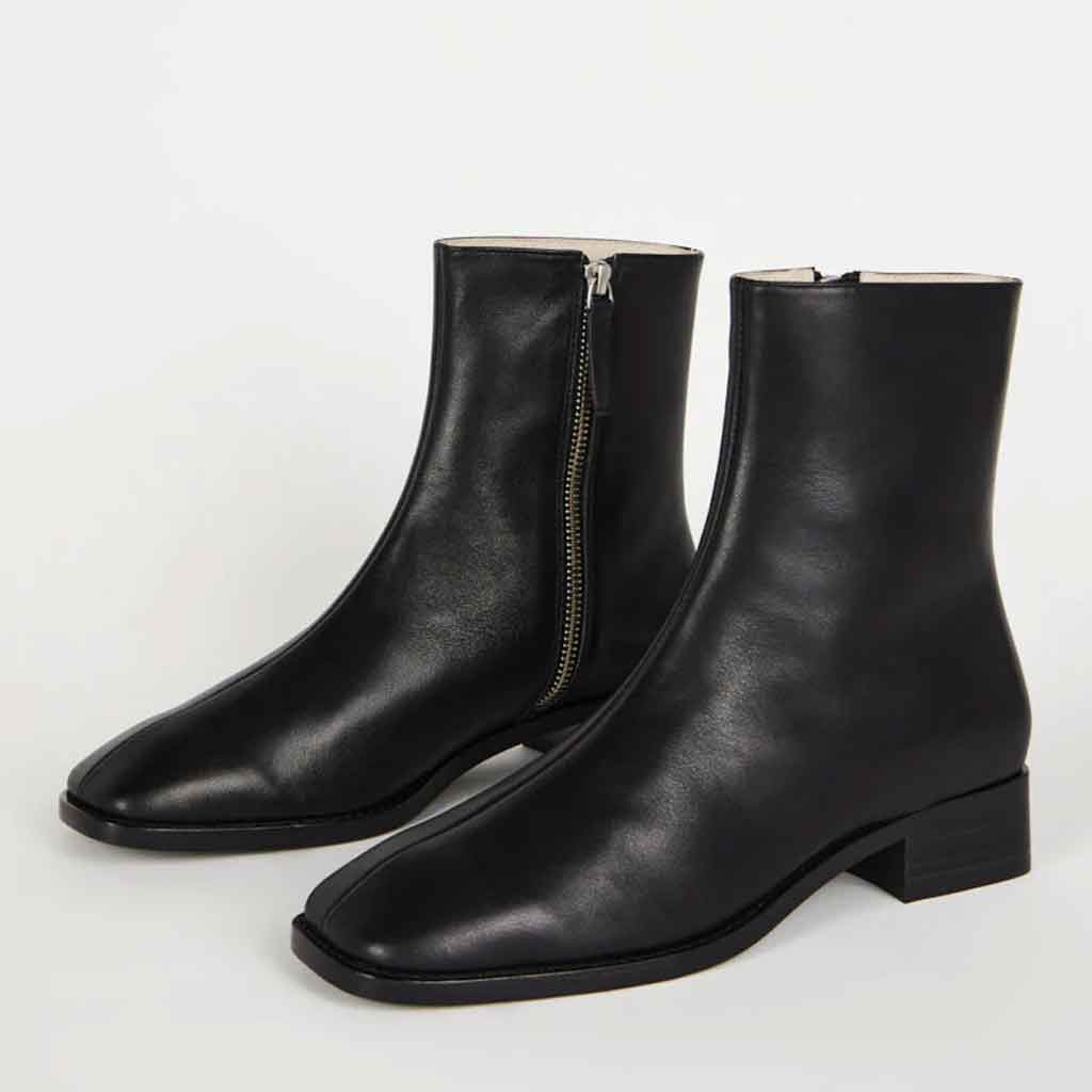 Intentionally _________ Tour Boot - Black - Sole Food - 3