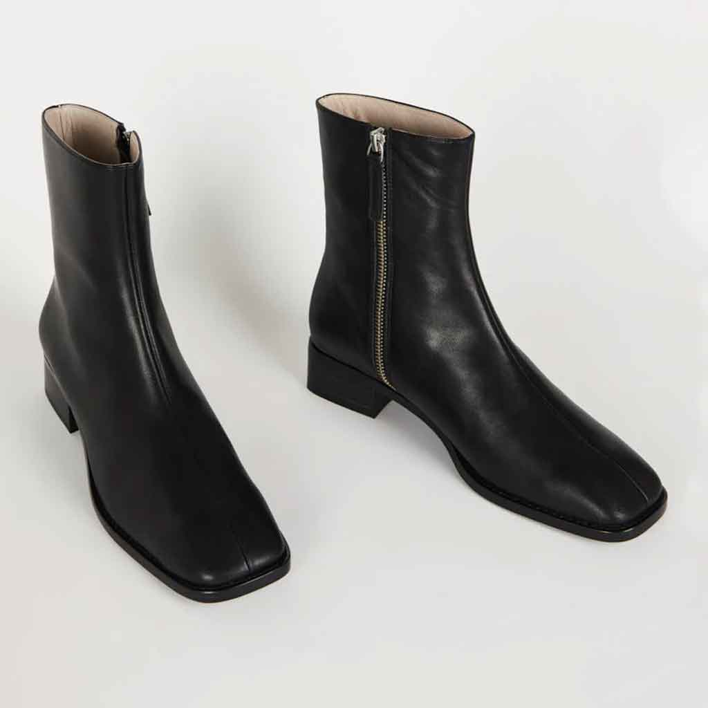 Intentionally _________ Tour Boot - Black - Sole Food - 2