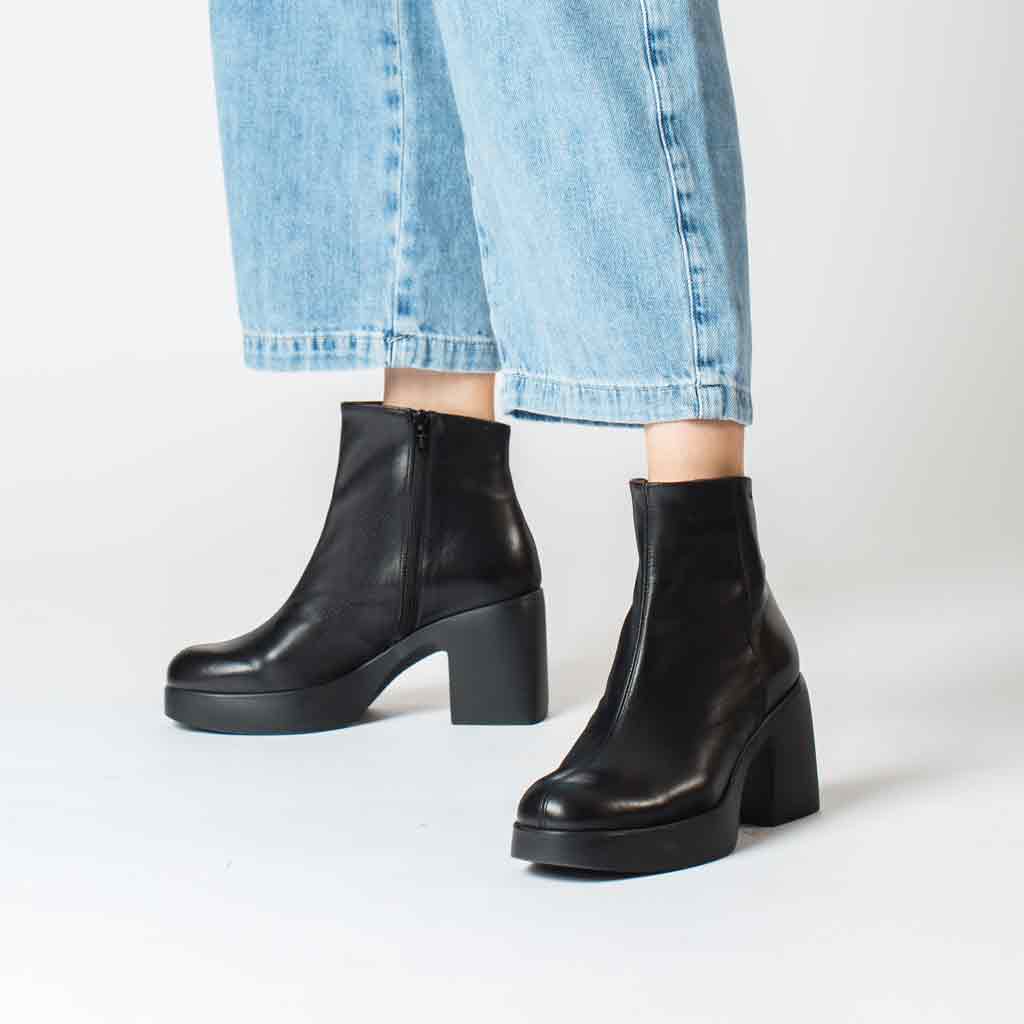 Wonders Iseo Bootie - Black - Sole Food