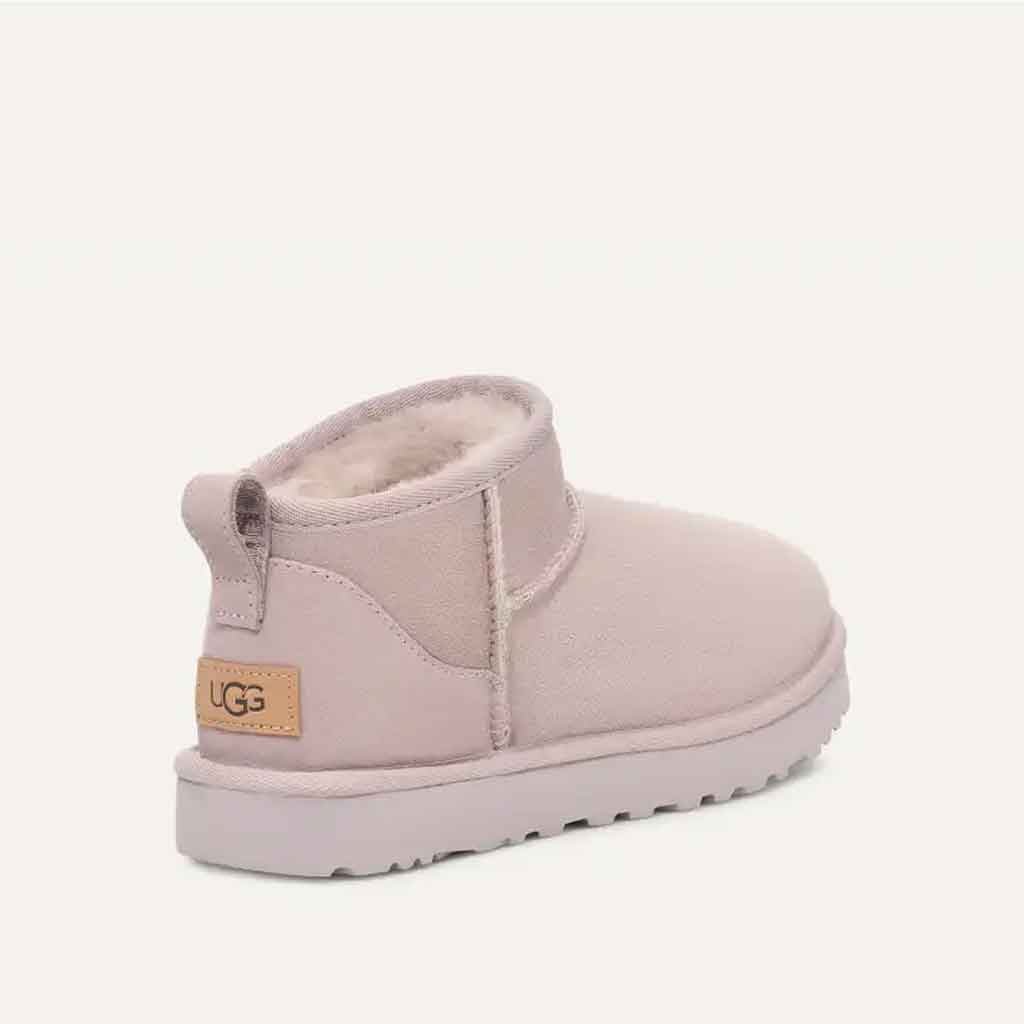 UGG deals Boots Classic Mini