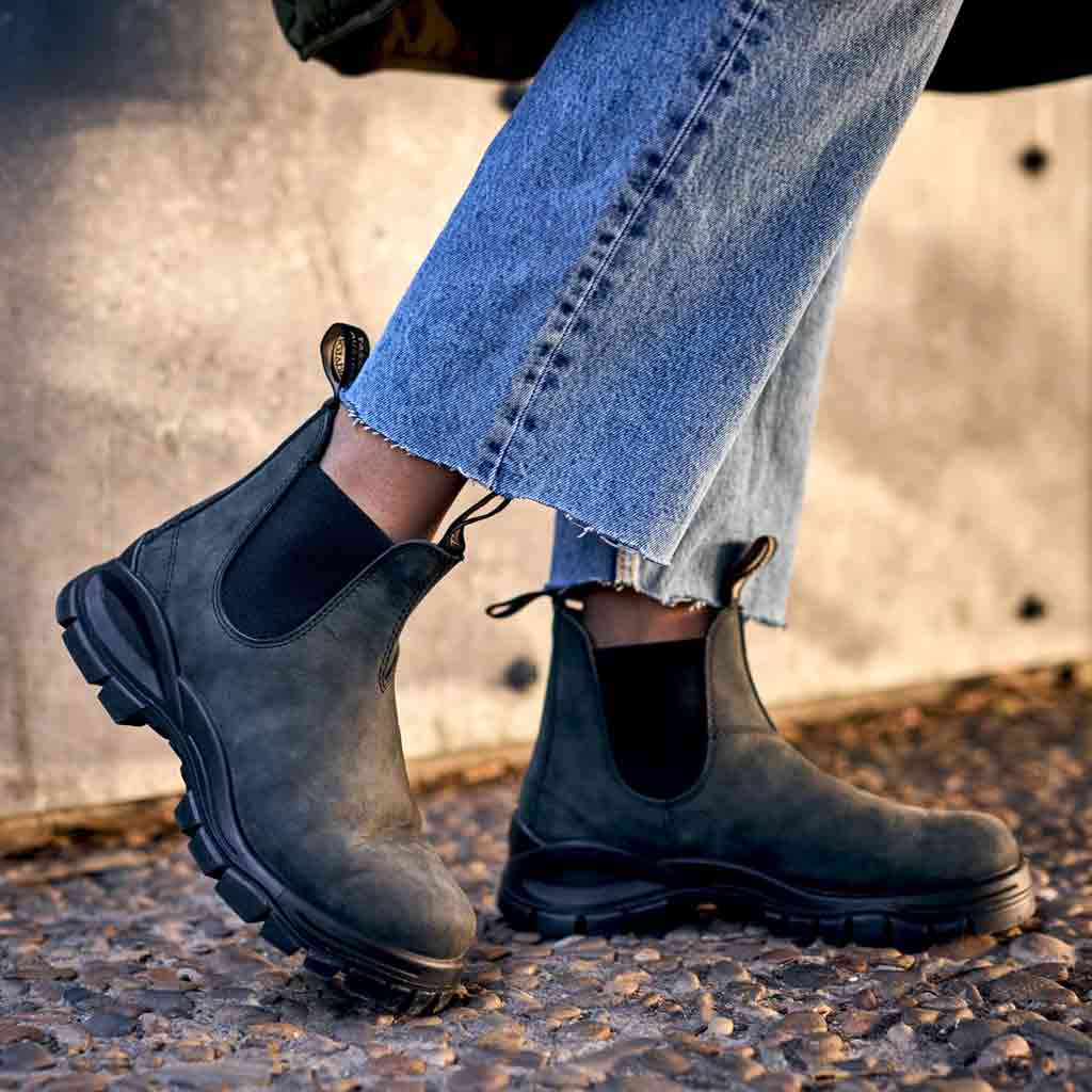 Black blundstones cheap