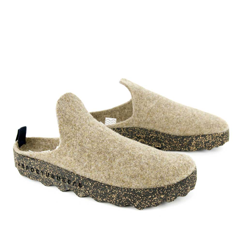 Asportuguesas beige wool come slide.